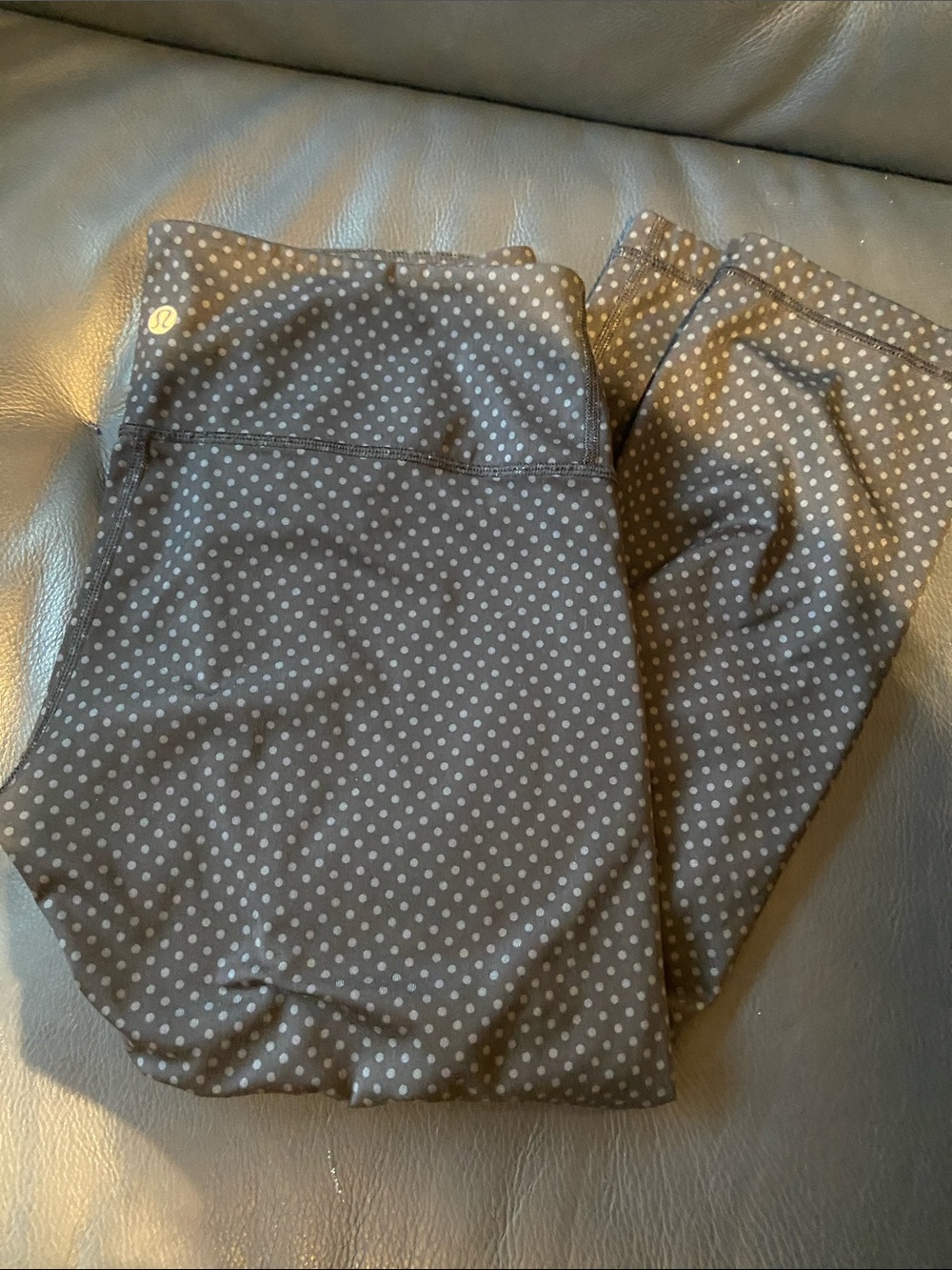 lululemon athletica Wunder Under Luxtreme Dark Gray Polka Dot Capri Leggings